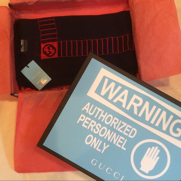 Gucci Detroit Tigers Limited Edition Navy Blue Scarf - Picture 4 of 10